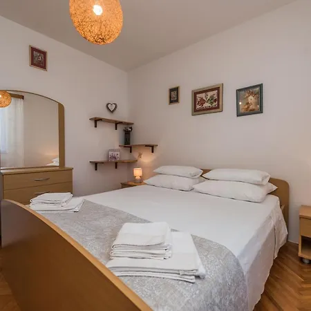 Apartment Stedi Lukoran
