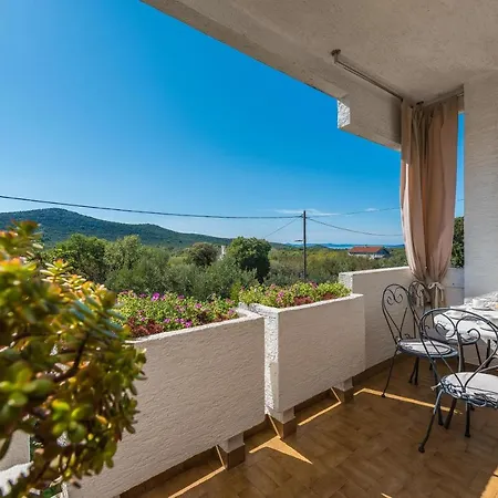 Apartment Stedi Lukoran