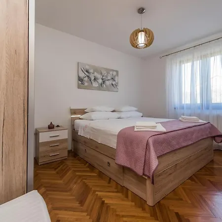 Stedi Appartement Lukoran