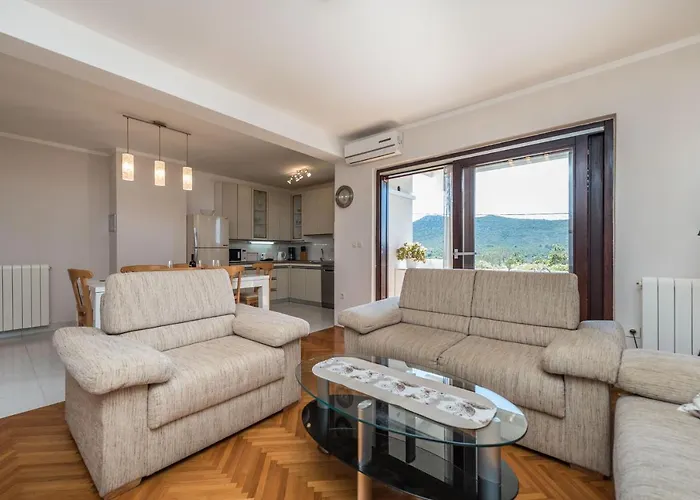 公寓 Stedi Lukoran