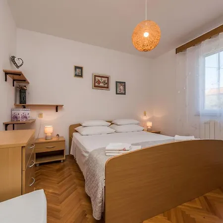 Stedi Apartament
